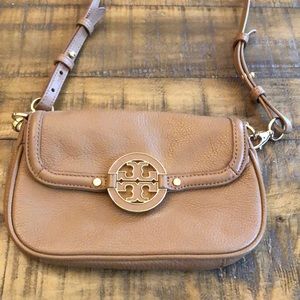 Tory Burch “Amanda” mini crossbody bag in tan